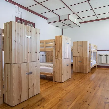 - Feel Nature Hostel Loriga